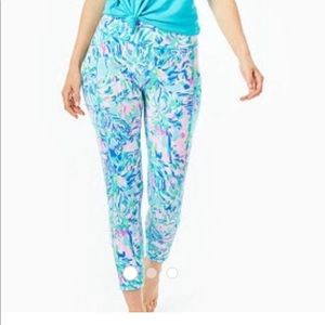 Fun colored Lily weekender high-rise midi leggings!